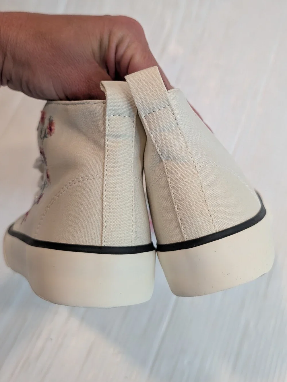 CHILDREN'S PLACE Kids High-Top Sneakers Cream with Pink Embroidered Flowers Sz 2